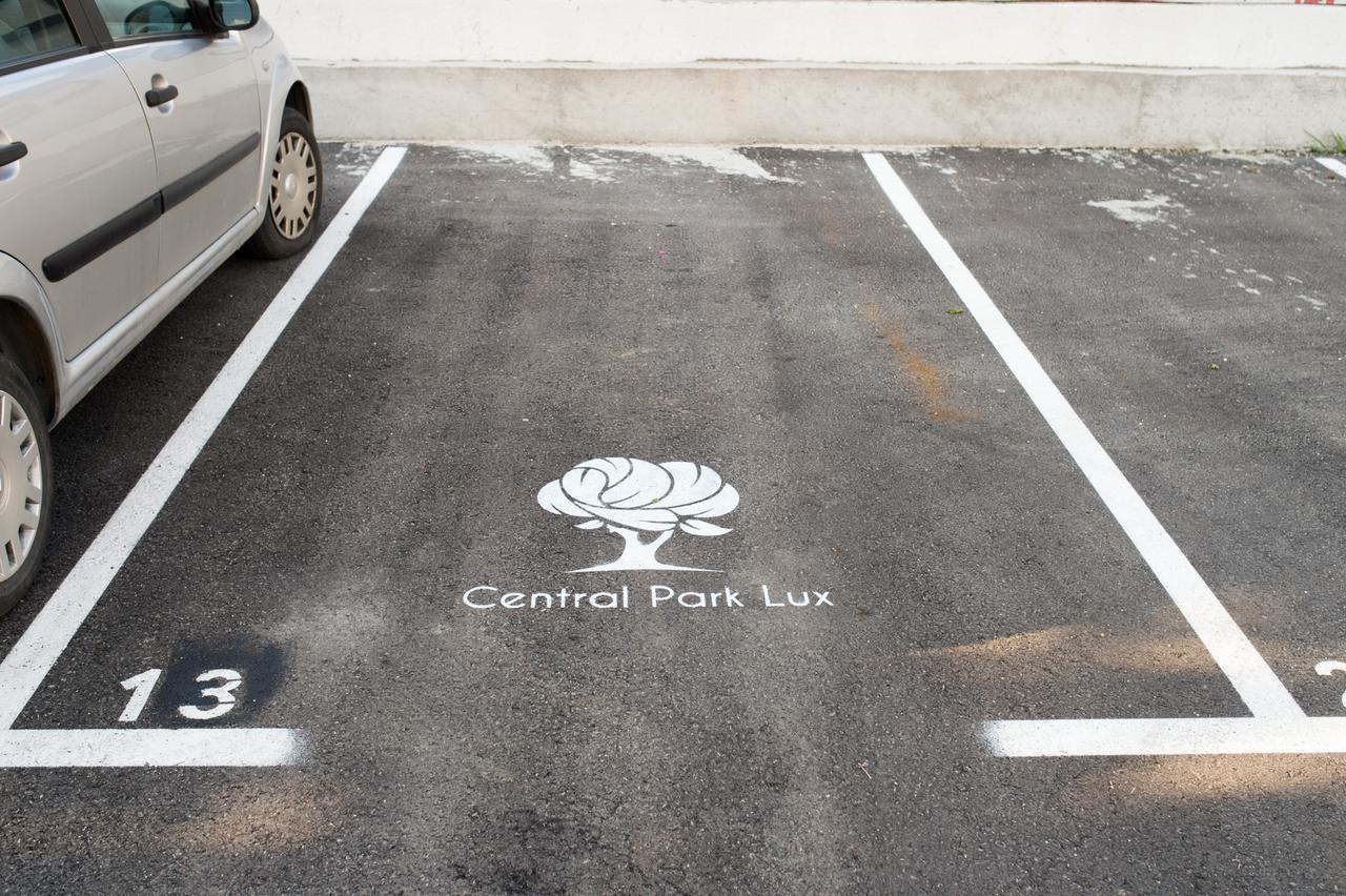 Central Park Lux アランジェロヴァツ エクステリア 写真
